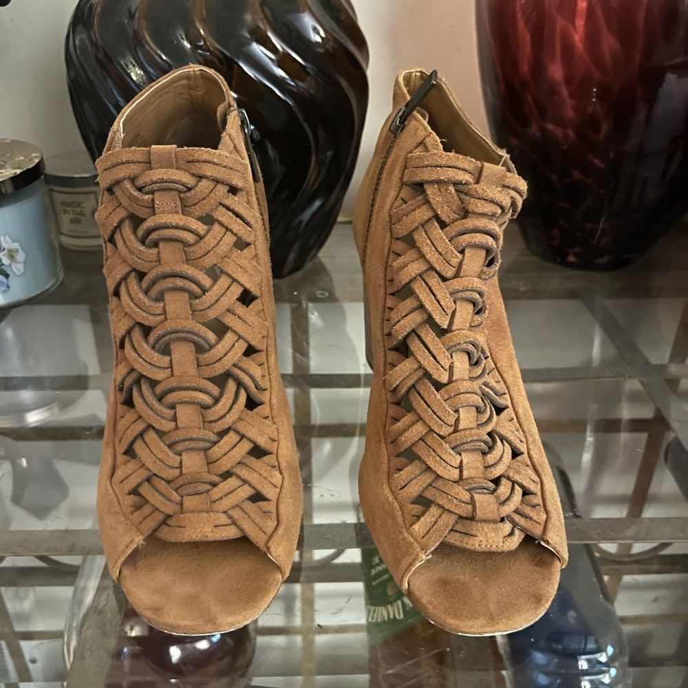 Michael Kors Women's Tan Woven Open-Toe Shoes size 9